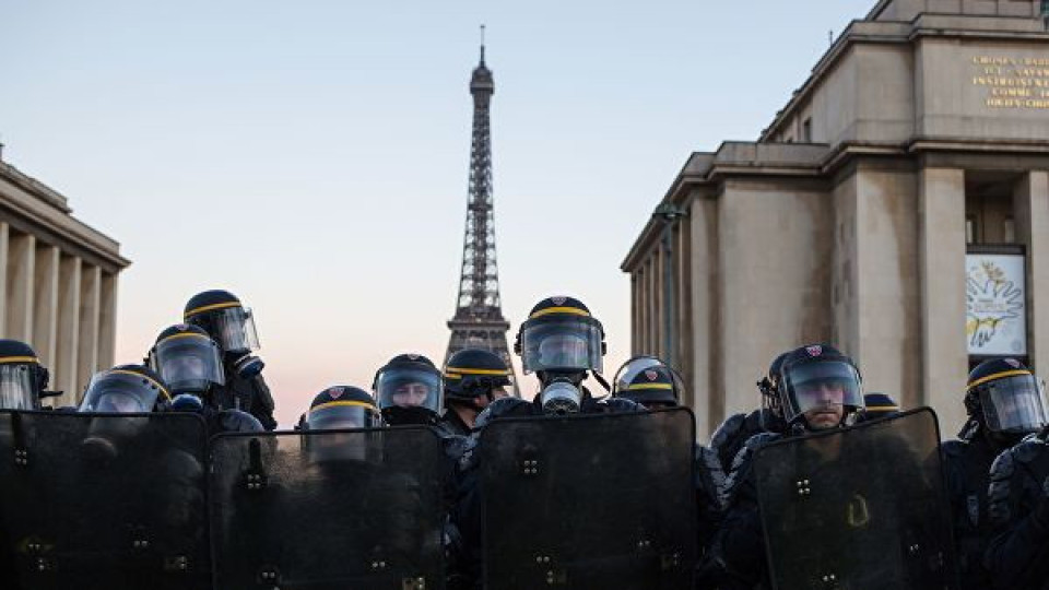 Лекарите против гумените куршуми във Франция | StandartNews.com