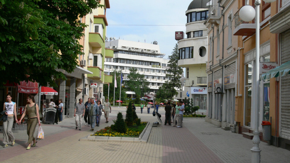 Ученици подготвят нова визия за уличните табели в Казанлък | StandartNews.com