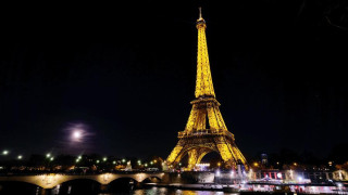 Онлайн обиколка на Париж в новогодишната нощ
