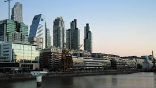 Кралят на Испания заседна в самолет в Буенос Айрес