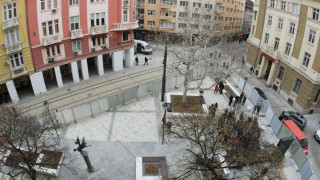 Махат оградата на площад Гарибалди в София