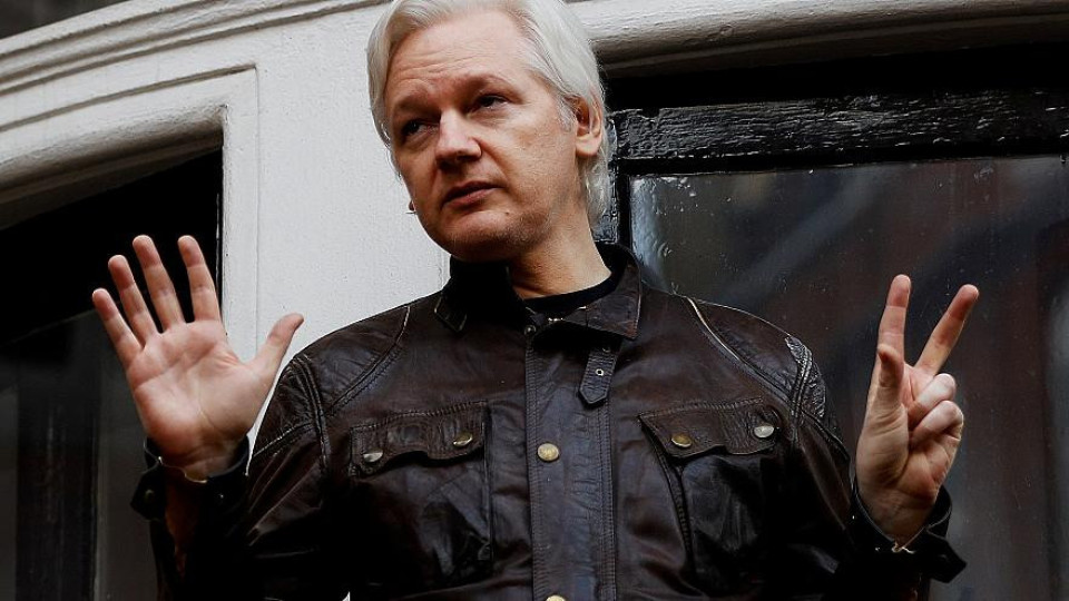 Екстрадират основателя на Уикилийкс до часове? | StandartNews.com