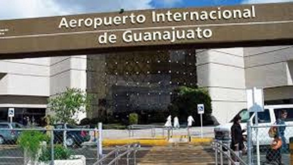 Въоръжени откраднаха 1 млн. долара от летище в Мексико | StandartNews.com