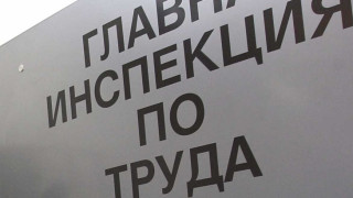 Намалява сумата на забавените заплати