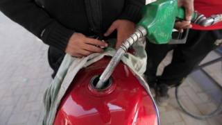 Цената на петрола скочи заради боевете в Либия