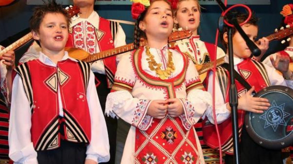 „Танцова въртележка“ събира  близо 900 танцьори в Г. Оряховица | StandartNews.com