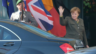Меркел: Лондон да получи отсрочка за Brexit