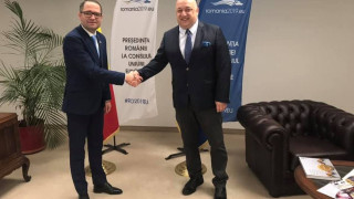 Министър Кралев се срещна в Букурещ с румънския си колега