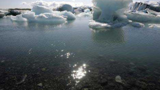 Топящ се ледник в Исландия едва не взе жертви
