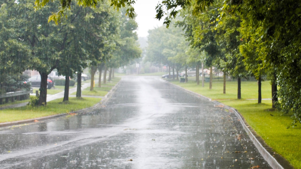 Мрачна събота с валежи на множество места | StandartNews.com