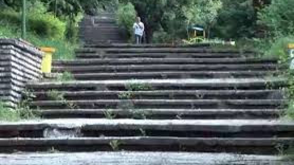 Масово изкачват стълбите към крепостта Меджиди табия в Силистра | StandartNews.com