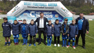 Съветник на министър Кралев откри турнир по футбол