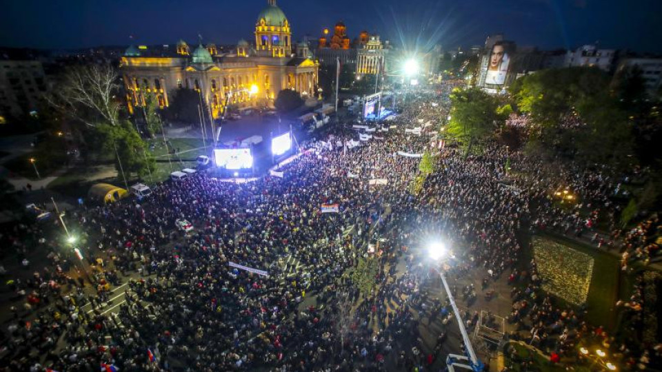 Митинг в Белград подкрепи президента Вучич | StandartNews.com