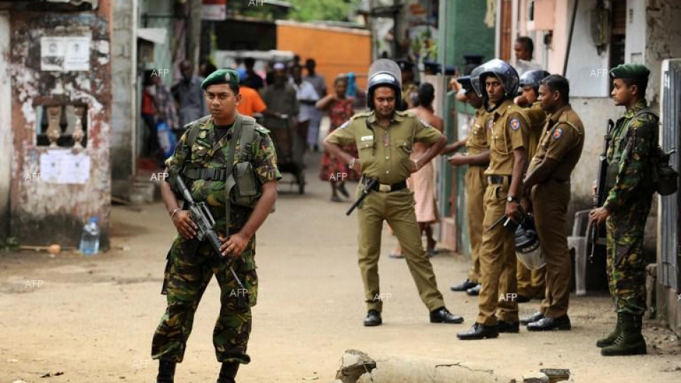 Смъртник задействал осмия взрив в Шри Ланка при ареста му | StandartNews.com