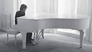 Пианото на Джон Ленън продадено за 575 000 долара