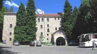 Резервен паркинг за Великден над Рилския манастир