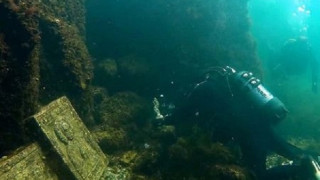 Подводна битка с яйца в морето край Приморско