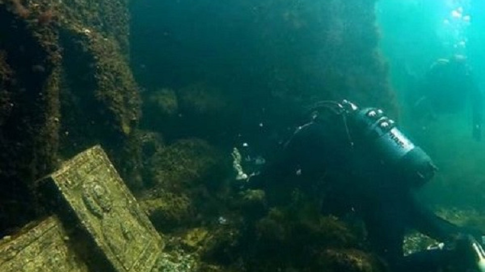 Подводна битка с яйца в морето край Приморско | StandartNews.com