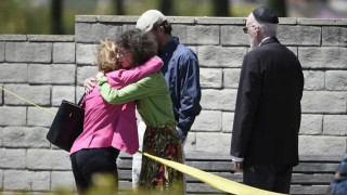 Екстремист уби и рани хора в американска синагога