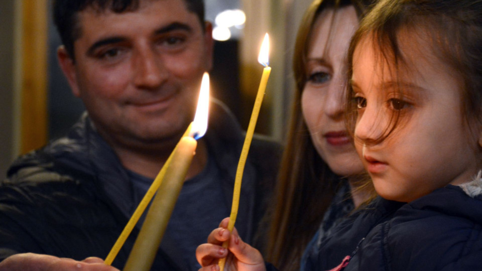 36% вярват в Бог, 46% - в собствените си сили | StandartNews.com