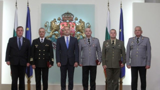 Радев към офицерите: Служете на България отговорно