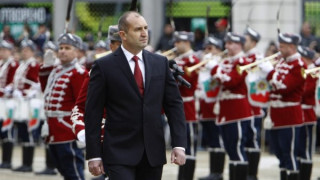 Радев: Армията трябва да е стожер на стабилност