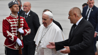 Папата: Останах много доволен, здрав народ сте!