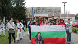Каратисти от Кърджали с медали от турнир в Австрия