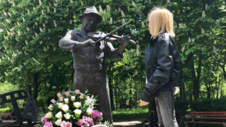 Лили Иванова се поклони пред Тодор Колев
