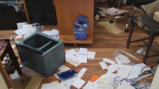 Апаши обраха предизборния щаб на ДСБ във Варна