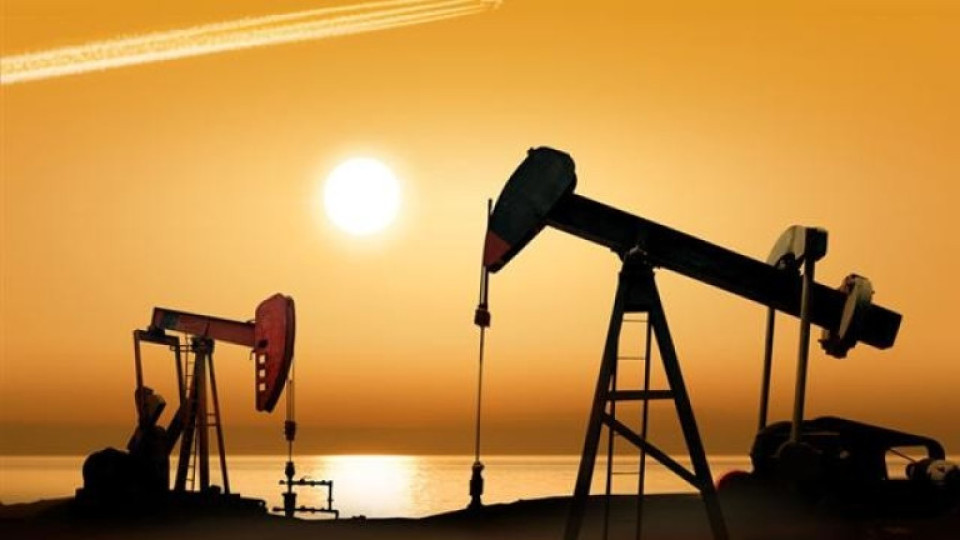 Петролът падна под 52 долара за барел | StandartNews.com