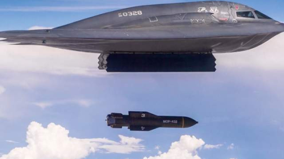 Бомбардировач B-2 пусна "послание" към враговете на Тръмп | StandartNews.com