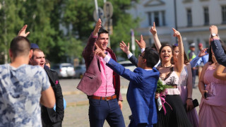Пием свободно в София, не и в изборните секции