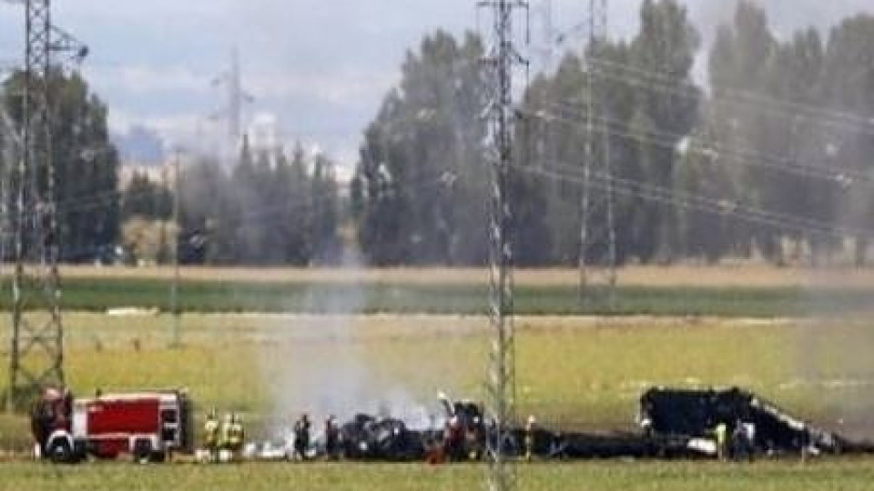 Мъж и жена са загиналите в самолета (ОБНОВЕНА) | StandartNews.com