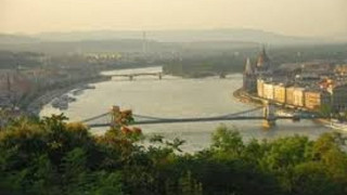 Реките по света пълни с антибиотици