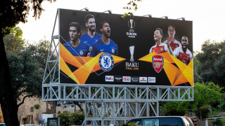 Феновете на Челси и Арсенал оцветиха Баку