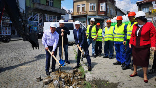 Рехабилитират улична мрежа в Кърджали