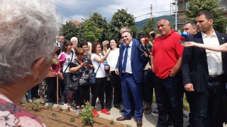 Премиерът провери ремонтирани обекти в Сливен