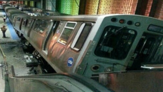 Дерайлира вагон в бостънското метро