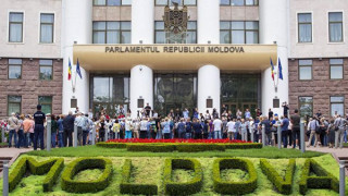 Премиерът на Молдова хвърли оставка