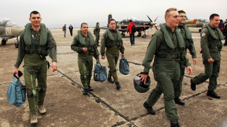 IT спецове, летци и водолази в армията с най-големи бонуси