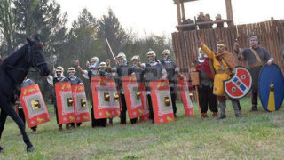 Император приема парада на легионите в Разград