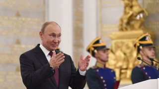 Путин: Подкрепяме Додон срещу узурпаторите