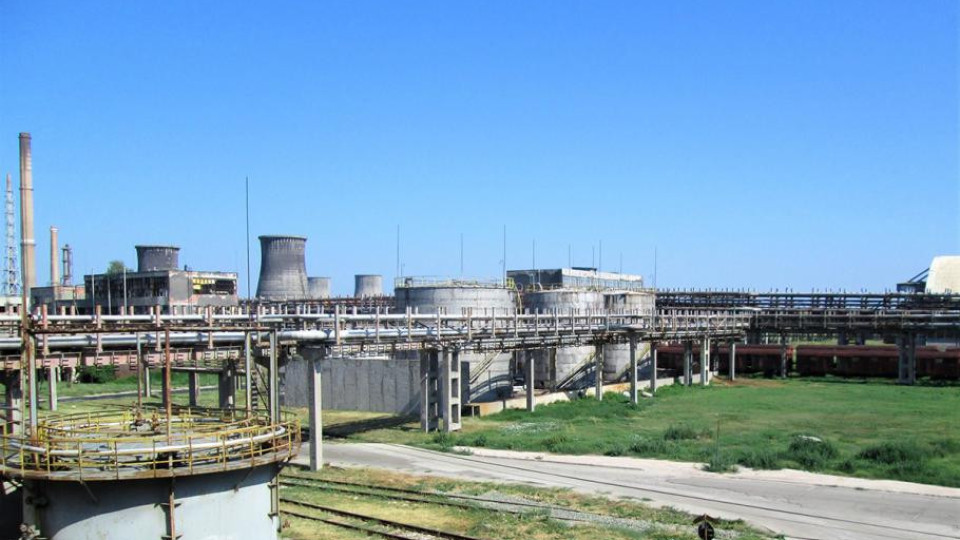 Пламна тръбопровод в химическия завод „Неохим“ | StandartNews.com
