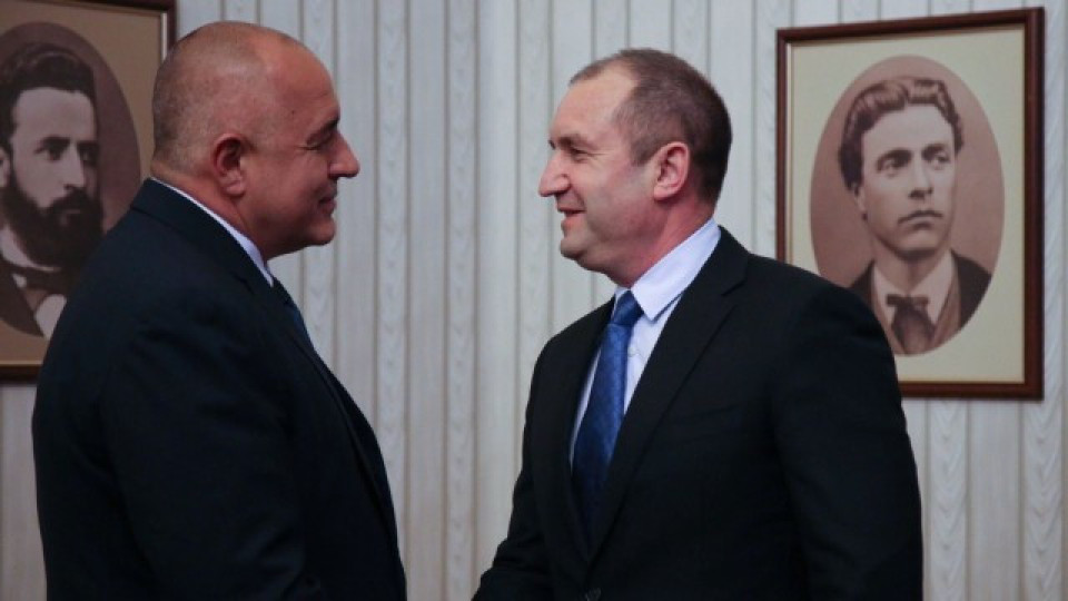 Радев и Борисов си размениха ролите | StandartNews.com