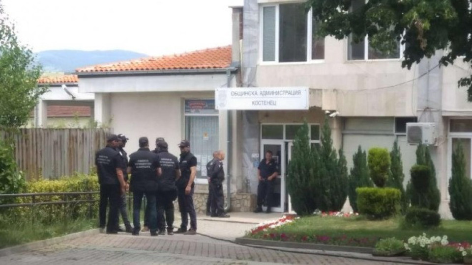 И бизнесмен арестуван с кмета на Костенец | StandartNews.com