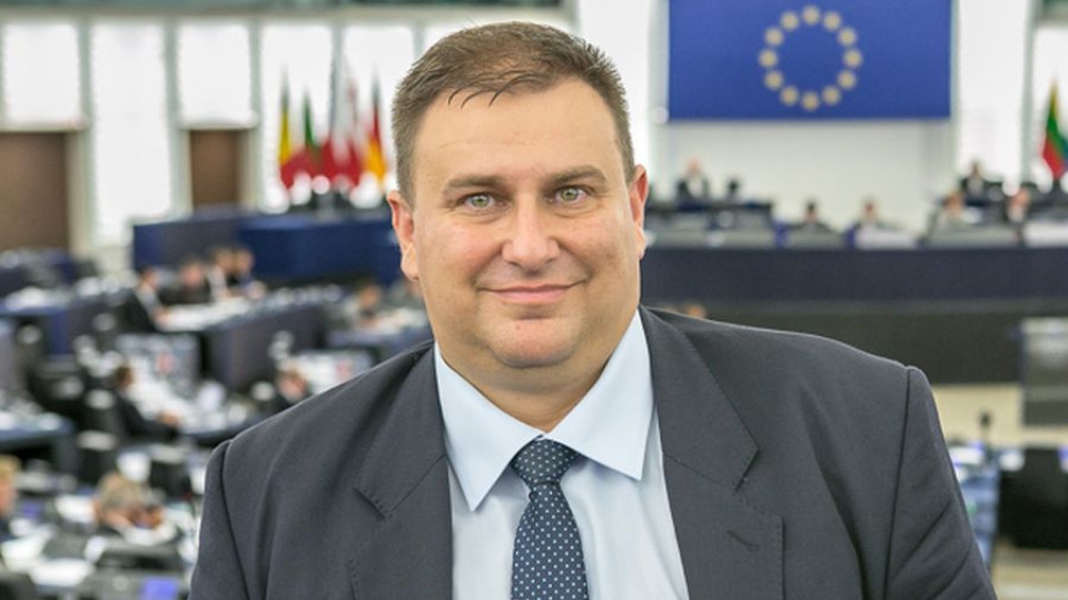 Официално: Емил Радев е евродепутат от ГЕРБ | StandartNews.com
