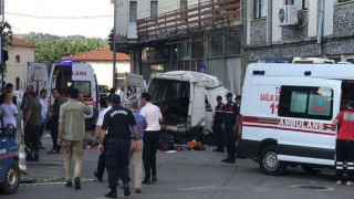 11 нелегални мигранти убити в катастрофа в Одрин