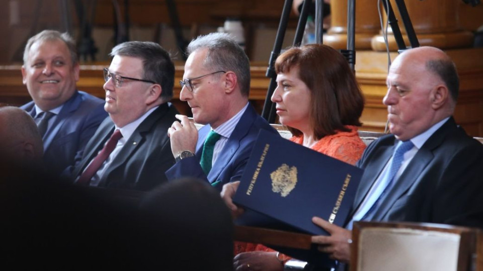 Парламентът прие докладите за дейността на ВСС | StandartNews.com
