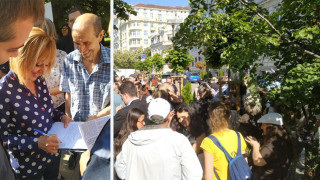 Манолова на бой с реституция и заменки в София